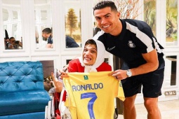 Bóng đá - Cực sốc Ronaldo bất ngờ dính án phạt "99 roi" vì bị kết tội "ngoại tình"