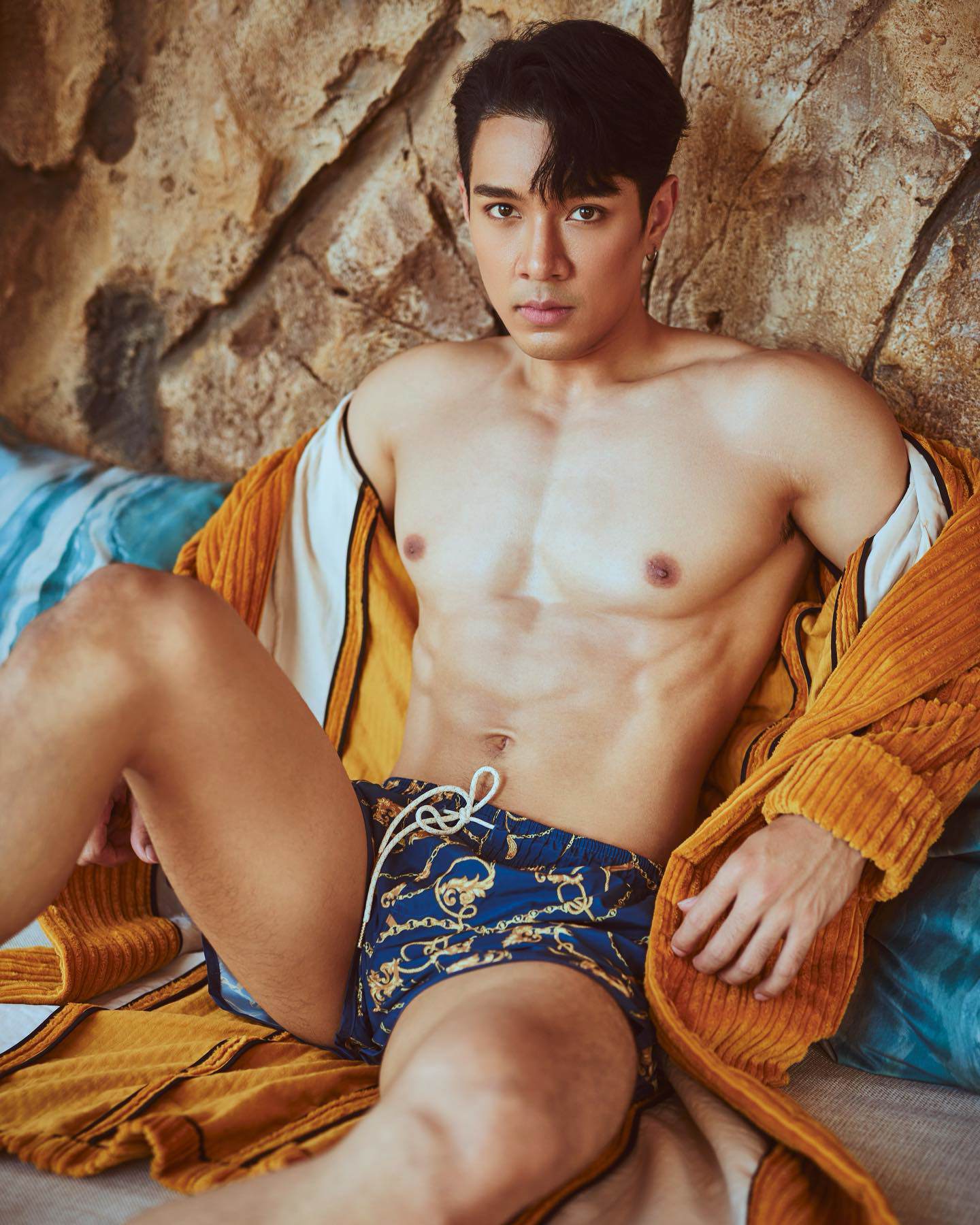 Danh tính trai đẹp 6 múi gây sốt trong MV của Bảo Thy, hóa ra là nam vương Thái Lan - 10