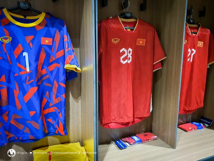 Trực tiếp bóng đá ĐT Việt Nam - Uzbekistan: Nỗ lực vô vọng (Giao hữu) (Hết giờ) - 10