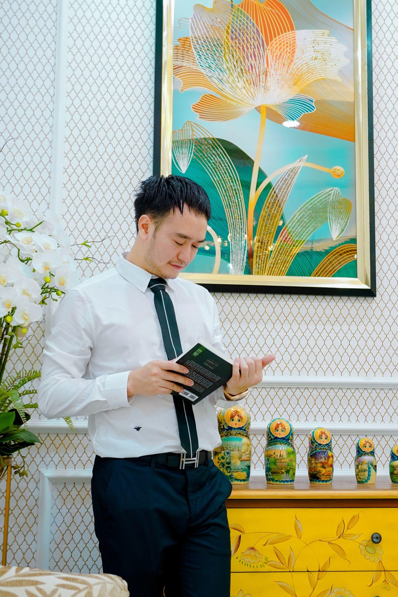 Trần Hoàn sử dụng nguyên liệu đầu vào là các loại tinh dầu được chiết xuất từ tự nhiên tại Việt Nam để pha chế nước hoa thương hiệu AMITED