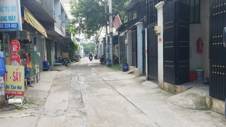 Khu vực xảy ra vụ việc là con hẻm trên đường Bình Thành, quận Bình Tân. Ảnh: NT