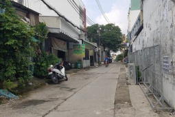 Pháp luật - TP.HCM: Phát hiện một người bị đâm gục sau tiếng la hét trong dãy nhà trọ ở Bình Tân