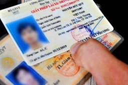 TP HCM: Người dân đổ xô đi đổi giấy phép lái xe, Sở GTVT nói gì?