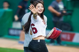 Thời trang - Ném bóng mở màn: Thử thách mặc đơn giản "vẫn cuốn" cho những người đẹp Hàn Quốc