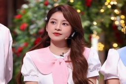 Giải trí - Dàn sao Hoa ngữ xuất hiện ủng hộ Chi Pu khai trương quán phở