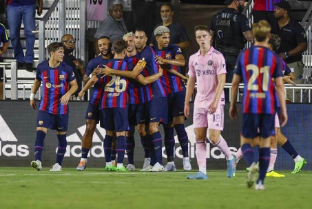 Tin mới nhất bóng đá tối 14/10: Barca có thể đá giao hữu giữa mùa gặp đội của Messi