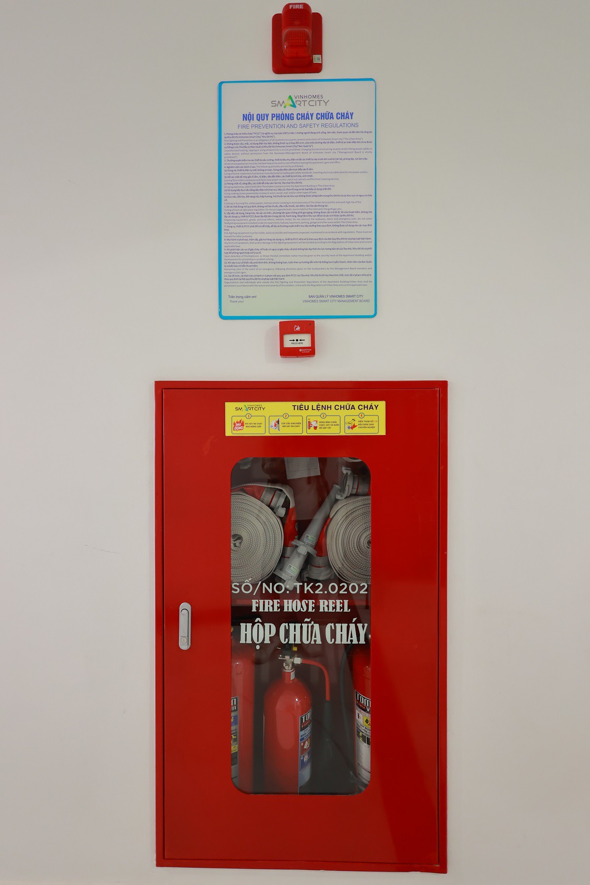 Tại bất cứ hành lang và khu vực công cộng nào, cư dân Vinhomes cũng dễ dàng tìm thấy các trang thiết bị PCCC
