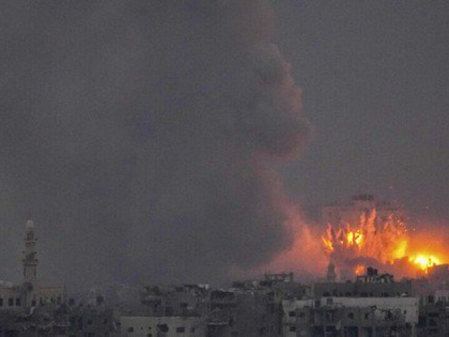 Thế giới - Israel đụng độ liên tiếp Hezbollah, "không kích sân bay Syria"