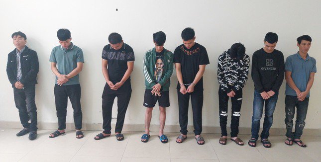 Các đối tượng trong đường dây mua bán thông tin tài khoản ngân hàng