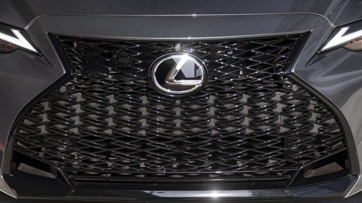 2024 Lexus IS tăng giá, khởi điểm nhỉnh 1 tỷ đồng - 10