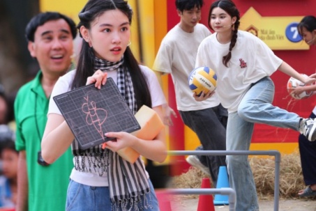 Hai con gái Quyền Linh lần đầu tham gia show truyền hình, "ăn gian giống ba" để giúp người nghèo