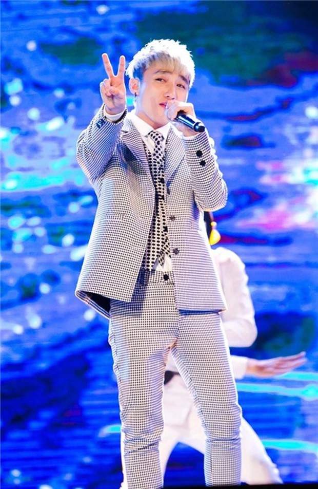 Năm 2012 và 2014, Sơn Tùng M-TP là khách mời biểu diễn tại&nbsp;“Vietnam Idol”,