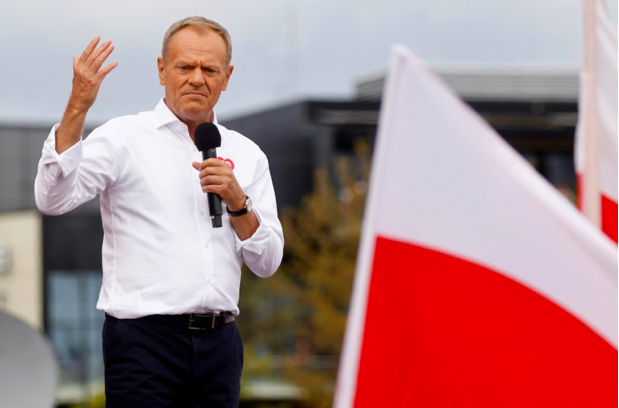 Ông Donald Tusk tuyên bố phe của ông chiến thắng trong bầu cử Ba Lan ngày 15/10. (Ảnh: AP)