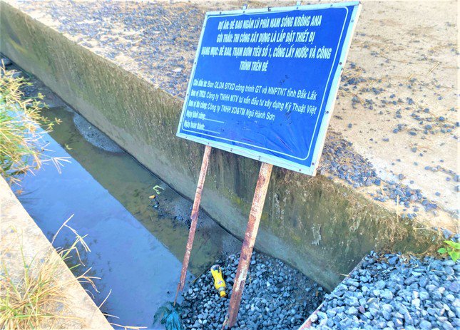 Dự án Đê bao ngăn lũ sông Krông Ana