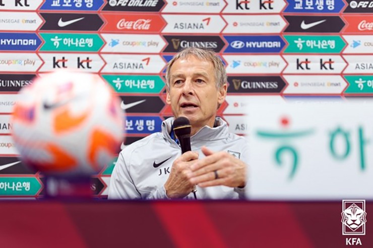 HLV&nbsp;Jurgen Klinsmann tham dự cuộc họp báo trước trận gặp ĐT Việt Nam.
