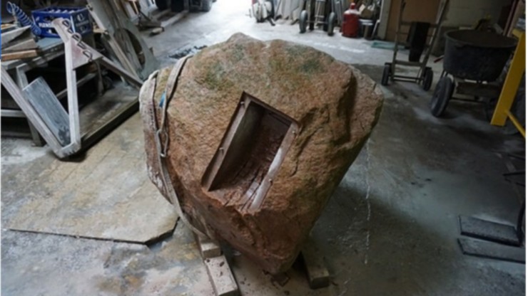 Thực tế tảng đá này không tự nhiên phát ra wifi mà nhờ có bàn tay con người. Ảnh: Dailymail