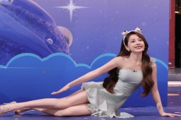 Chi Pu quá xinh đẹp, hút fan tại chương trình tạp kỹ “rating“ top 1 Trung Quốc
