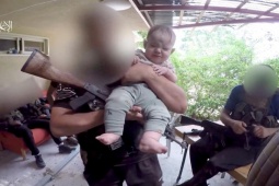 Thế giới - Người chấp nhận vào "hiểm địa" của Hamas, làm con tin thay cho trẻ em