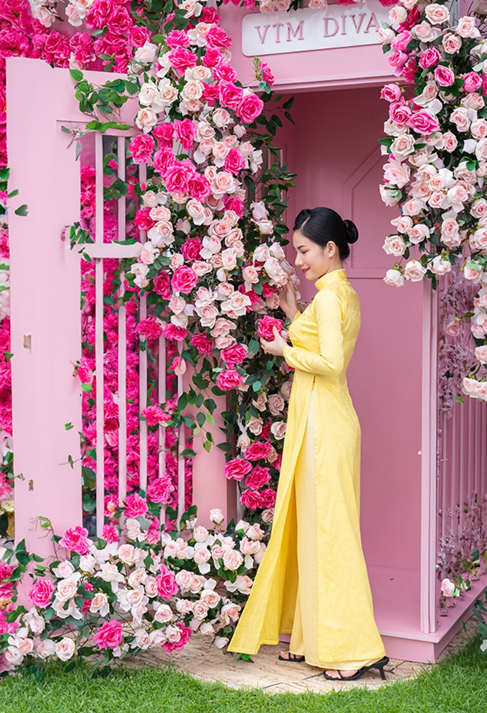 Phái đẹp chụp hình check - in với không gian siêu thơ mộng tại Viện thẩm mỹ DIVA.