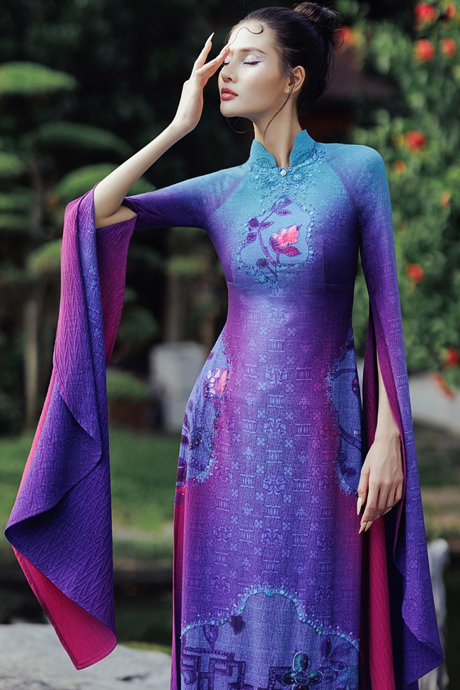 Khán giả nhận xét Đỗ Hương Giang là cô gái thông minh, có kỹ năng trình diễn và thuyết trình tốt. Ngay từ tập 1 The New Mentor - Người Mẫu Toàn Năng 2023, Đỗ Thị Hương Giang (SN 1999, Hà Nội) trở thành thí sinh được cả 4 vị huấn luyện viên ra sức thuyết phục để về với team của mình. Không chỉ sở hữu vóc dáng ấn tượng chuẩn người mẫu với chiều cao 1m75, nặng 47 kg, số đo 3 vòng lần lượt là 76 - 58 - 88 (cm), Hương Giang còn được đánh giá cao ở nhan sắc, thần thái tự tin, vô cùng “máu chiến” với màn đối đầu cùng Mai Ngô.