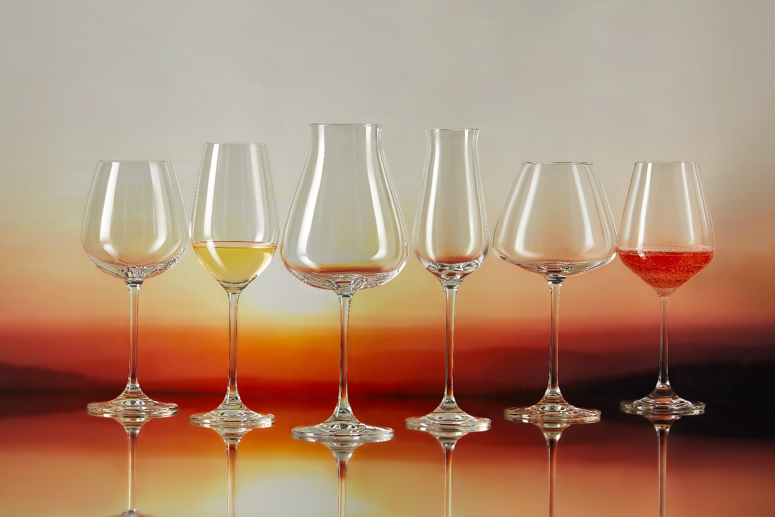 Bộ sưu tập Desire với những đường xoắn ở đáy ly