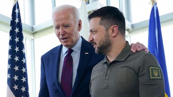 Tổng thống Joe Biden và người đồng cấp Volodymyr Zelensky tại cuộc gặp ở Washington. Ảnh: Reuters.