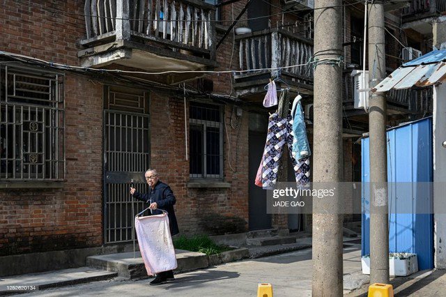 Nhiều người già Trung Quốc cô đơn tuổi xế chiều. Ảnh minh hoạ: AFP