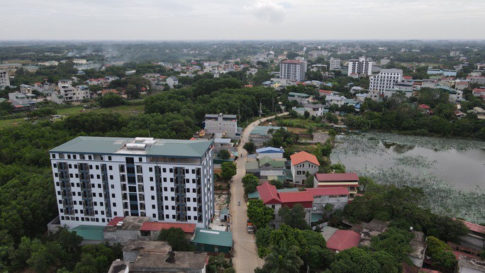Nhiều chung cư mini sai phép mọc lên ở huyện Thạch Thất (TP Hà Nội) thời gian qua.