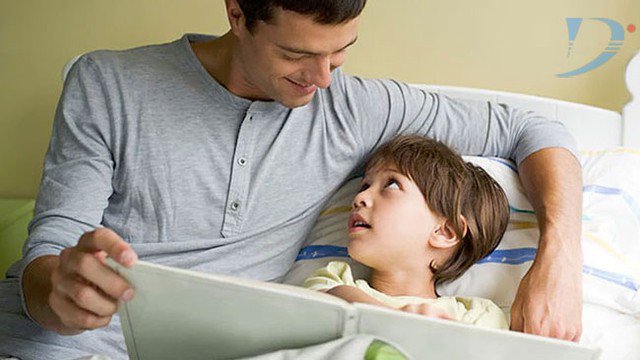 Trẻ được nghe kể chuyện nhiều sẽ là bước đệm đầu tiên để chúng vào được các trường danh tiếng. Ảnh minh hoạ