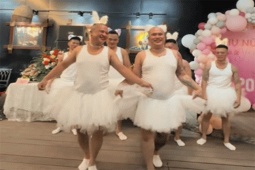 Clip hài hước - Quà 20/10 "cưng xỉu" của các anh dành tặng chị em