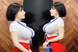 Thời trang - Kiểu mặc áo phô đường cong "bất cân xứng" của hot girl xứ tỷ dân khiến "mắt tròn mắt dẹt"