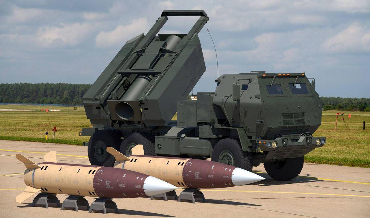 Pháo phản lực HIMARS được thiết kế để mang theo một quả tên lửa đạn đạo ATACMS.