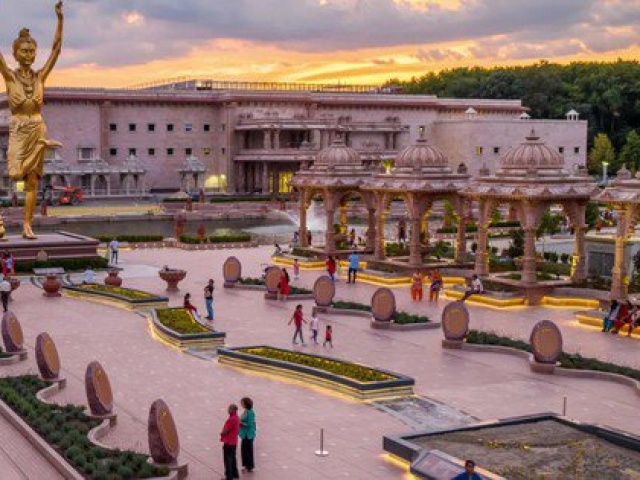 Thế giới - Cận cảnh đền thờ Hindu giáo lớn nhất nước Mỹ