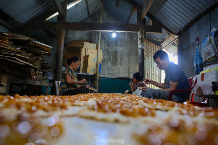 Kẹo Cu đơ có nguồn gốc từ xóm Thịnh Xá, một vùng quê nằm ở vùng hạ lưu sông Ngàn Phố, huyện Hương Sơn (Hà Tĩnh). Đến nay, nhiều gia đình ở huyện Hương Sơn vẫn giữ nghề truyền thống này như một nét văn hóa ẩm thực của người dân nơi đây.
