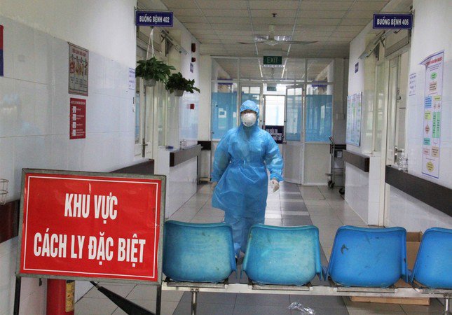 CDC Đà Nẵng yêu cầu Bệnh viện Đà Nẵng cách ly tạm thời ca nghi mắc đậu mùa khỉ theo đúng quy định. (Ảnh: Thanh Trần).