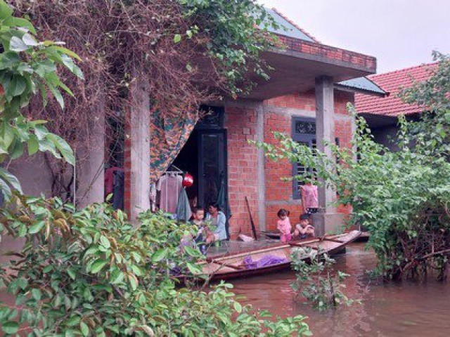 Cận cảnh ngập lụt ở hạ du Thủy điện Hương Điền