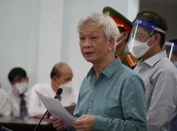 Ông Nguyễn Chiến Thắng tại một phiên toà sai phạm về quản lý đất đai năm 2022. Ảnh: L.H.