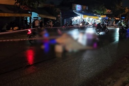 Tin tức trong ngày - Video: Va chạm với xe tải trên đường đi làm về, người đàn ông tử vong