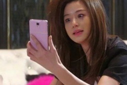 Bạn trẻ - Cuộc sống - Mẹ chồng để quên điện thoại ở nhà, con dâu run rẩy khi đọc được đoạn tin nhắn trong máy của bà