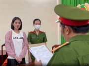 Tin tức trong ngày - VIDEO: Giây phút người mẫu Ngọc Trinh và Trần Xuân Đông bị bắt tạm giam