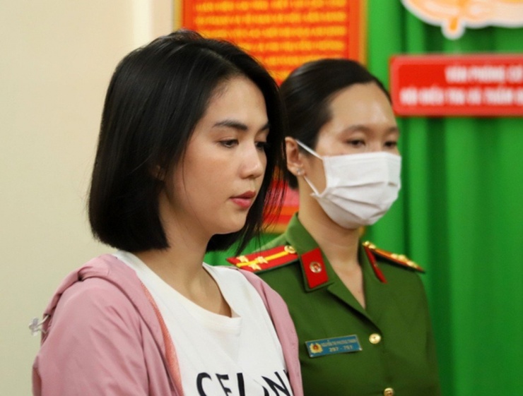 Mới đây, Trần Thị Ngọc Trinh (người mẫu, diễn viên Ngọc Trinh) bị Công an TP HCM bắt tạm giam về hành vi Gây rối trật tự công cộng. Ảnh: Dân Việt