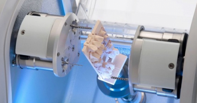 Ứng dụng công nghệ Đức CAD/CAM CNC trong phục hình sứ thẩm mỹ