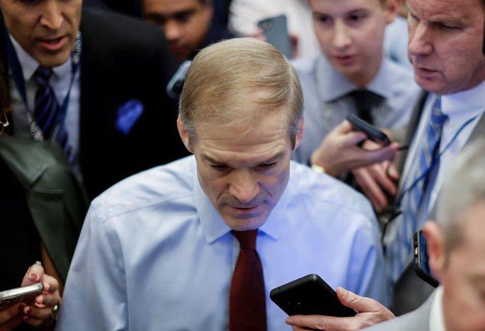 Ông Jim Jordan từ chối mọi yêu cầu bình luận hôm 19-10 - Ảnh: REUTERS