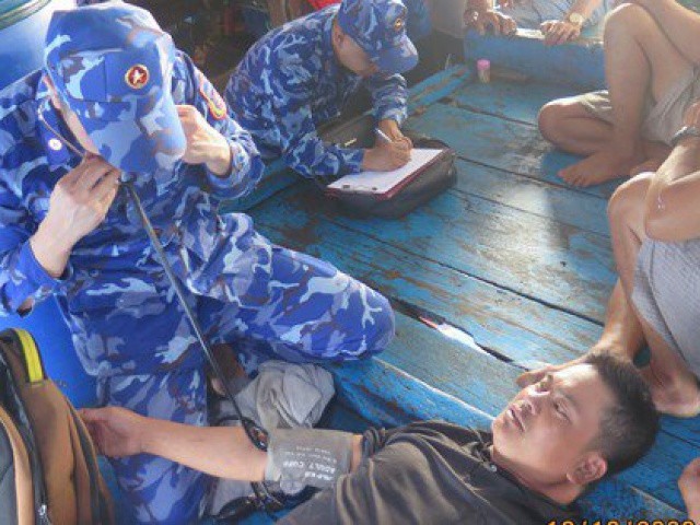 Ngư dân Quảng Nam gặp nạn trên biển: Đưa 81 người và 2 thi thể vào bờ
