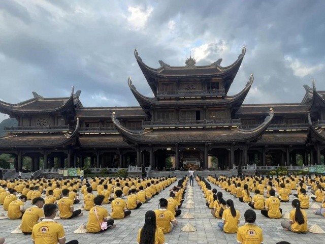 Ngôi chùa lớn bậc nhất thế giới ở núi Thất Tinh - Đất Phật cõi trần gian