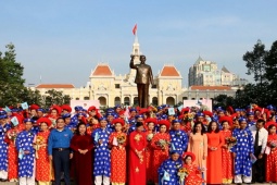 Tin tức trong ngày - Video: Đám cưới 'khủng' của hơn 80 cặp đôi trong ngày 20-10