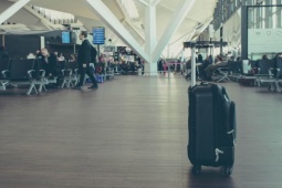 Đàn ông - Mẹo du lịch để hành lý ký gửi của mình không bị thất lạc khi bay