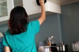 Bạn trẻ - Cuộc sống - Nữ giúp việc nấu ăn vào ban ngày, 'ngủ cùng' vào ban đêm và cú lừa tình ngoạn mục