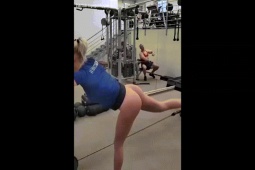 Bạn trẻ - Cuộc sống - Cô gái tập gym khiến dân tình choáng váng với chiếc “quần tàng hình”