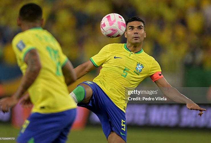 Casemiro gặp vấn đề sau khi thi đấu cho ĐT Brazil